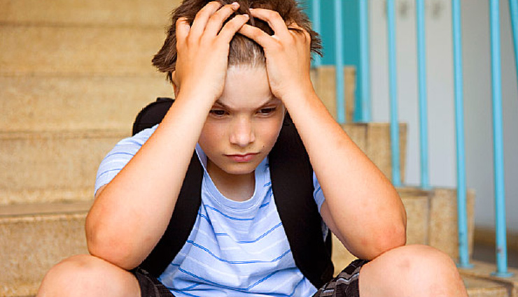 मानसिक तनाव के कारण बच्चे उठा रहे गलत कदम, इन तरीकों से दूर करें अवसाद 