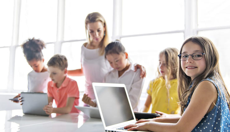 teaching children,kids surfing internet,teaching with internet,mates and me,parenting tips,relationship tips