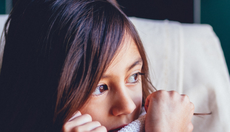 डर, गुस्सा व चिल्लाने से तनाव ग्रस्त व मानसिक बीमारी का शिकार हो जाता है बच्चा, माता-पिता अपने व्यवहार में लाए बदलाव parental behavior and child mental health,effects of fear,anger,and yelling on children,stress in children due to parental behavior,mental health impact of parenting style,changing parental behavior for child well-being,healthy parenting practices for mental wellness,addressing child stress through positive parenting,impact of emotional environment on child development,creating a nurturing environment for children,parental influence on child mental health,tips for positive parenting and child resilience,building a supportive home atmosphere,promoting mental wellness in children,parenting for emotional stability in kids,strategies to improve parent-child relationships