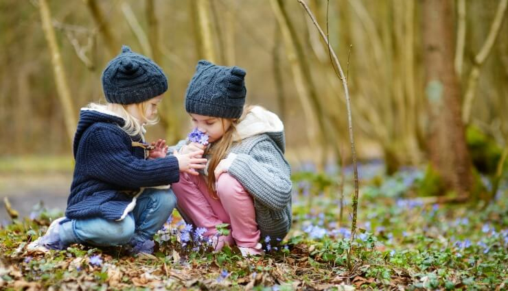 reasons kids should spend time in nature,kids care tips,kids in nature