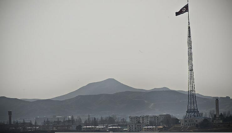 अनोखा गांव जहां हैं फाइव स्टार होटल जैसी सुविधाएं, लेकिन कोई भी रहना नहीं चाहता weird news,weird information,weird place,weird village,kijong dong fake city,north korea,no one is living