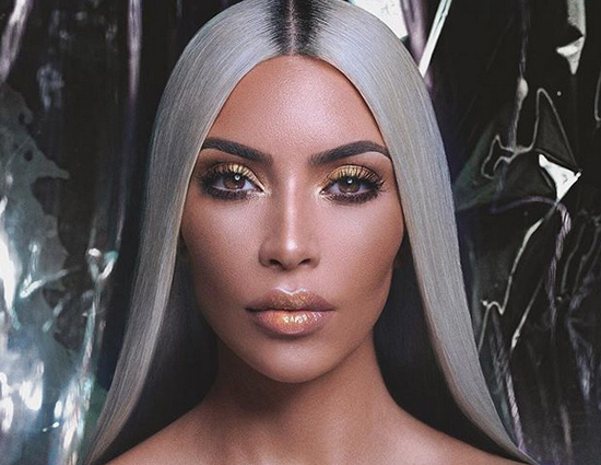 PHOTO SHOOT : किम कार्दशियां की ये NAKED तस्वीरे इन्टरनेट पर मचा रही है धमाल