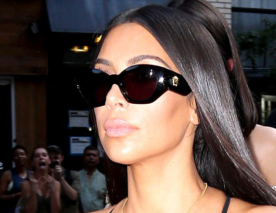 IN PICS After Kendall Jenner, Kim Kardarshain Goes Bra-less