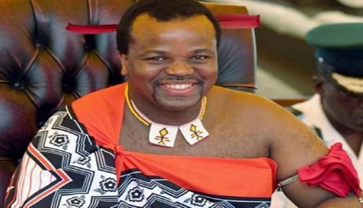 यहां राजा के सामने अर्धनग्न होकर हजारों लड़कियां करती हैं डांस, इन्हीं में से चुनी जाती है नई रानी