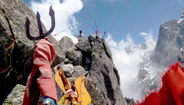 शिवजी के सबसे ऊंचे मंदिरों में से एक है किन्नर कैलाश, जानें इसकी विशेषता