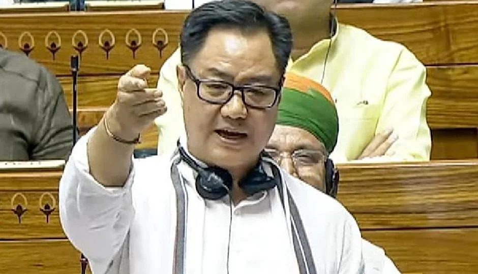 ‘कुछ लोग खुद को बहुत बड़ा ज्ञानी समझते हैं...’, संसद में राहुल गांधी पर किरेन रिजिजू का तीखा हमला