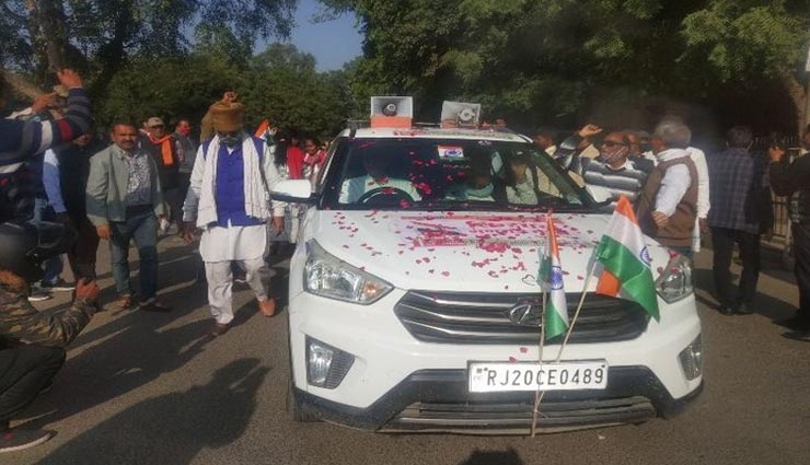 कोटा : किसान ट्रैक्टर रैली में शामिल होने के लिए निकला 40 गाड़ियों का जत्था 