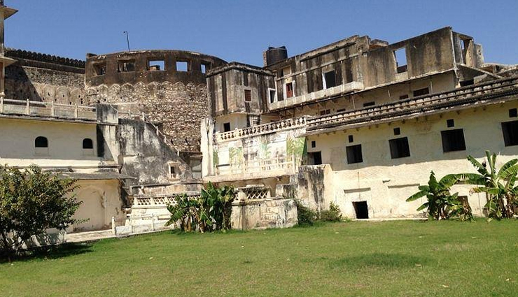 देश की टॉप ट्रैवल डेस्टिनेशन्स में से एक हैं अजमेर, यहां की इन जगहों पर लें घूमने का आनंद travel guide for ajmer rajasthan,top tourist destinations in ajmer,best places to visit in ajmer,historical places to visit in ajmer,popular attractions in ajmer,religious places to visit in ajmer,famous landmarks in ajmer,cultural experiences in ajmer,offbeat destinations in ajmer,things to do in ajmer rajasthan