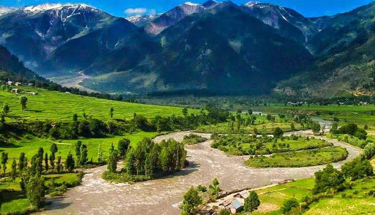 hill stations in jammu and kashmir,beautiful hill stations in india,best places to visit in jammu and kashmir,scenic destinations in the himalayas,adventure travel in jammu and kashmir,cultural immersion in kashmiri villages,outdoor activities in the himalayan region,serene retreats in jammu and kashmir,offbeat destinations in india,nature photography in jammu and kashmir