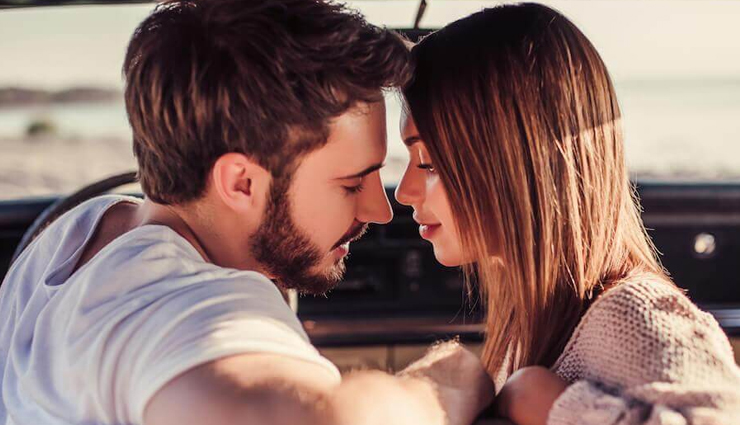 10 Subtle Signs He Wants To Kiss You
