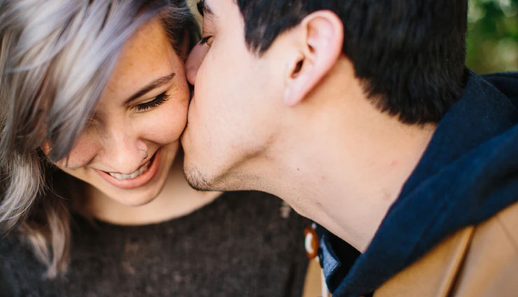 reasons to kiss your partners,benefits of kissing,relationship tips
