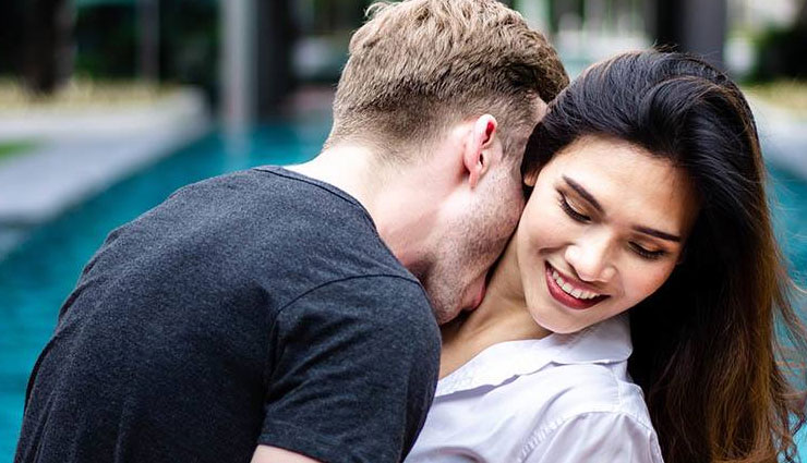 reasons to kiss your partners,benefits of kissing,relationship tips