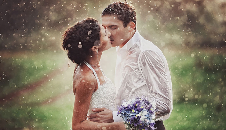 mates and me,did you know why you tilt your head towards right while kissing,reason behind kissing,valentines special