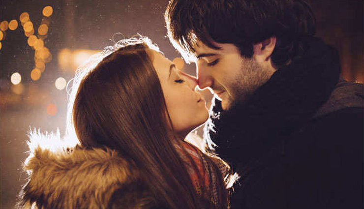 5 Things to Avoid While Kissing