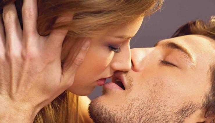 kiss,kiss benefits,husband wife relationship,kiss benefits in hindi,relationship,kiss day,valentines day,valentines week