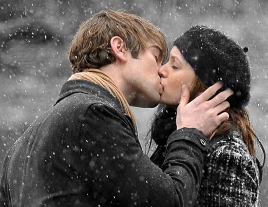 Did You Know Why You Tilt Your Head Towards Right While Kissing?