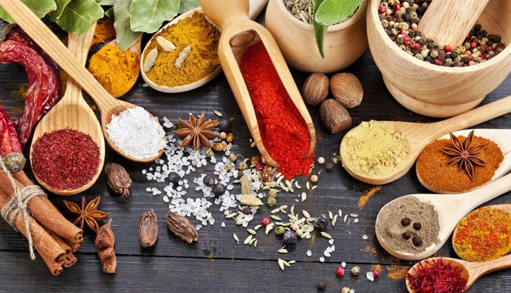 5 Kitchen Ingredients To Help You Treat Skin Problems