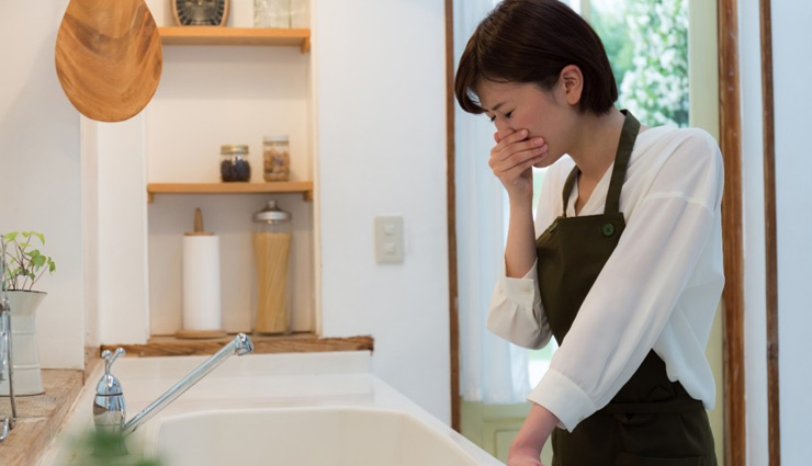 किचन की बदबू खराब करती है घर का माहौल, दूर करने के लिए अपनाए ये तरीके 