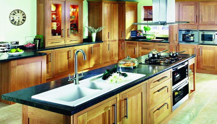 रसोई से जुड़ी हैं आपके घर की किस्मत, इन बातों का रखें खास ख्याल vastu tips,vastu tips in hindi,kitchen vastu tips,money and respect