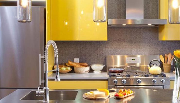 आपकी किस्मत बदल सकती हैं रसोई में रखी ये चीजें, जानें इनकी सही दिशा vastu tips,vastu tips in hindi,kitchen vastu tips