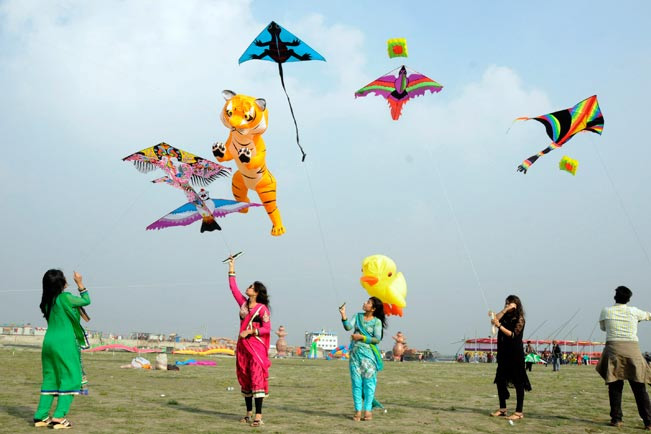 kite flying across the world,kite flying ,पतंगबाजी, विदेशों में पतंगबाजी, पतंगबाजी के आयोजन, थाईलैंड