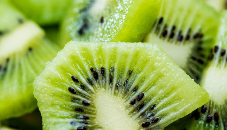 7 Health Benefits of Consuming Kiwi