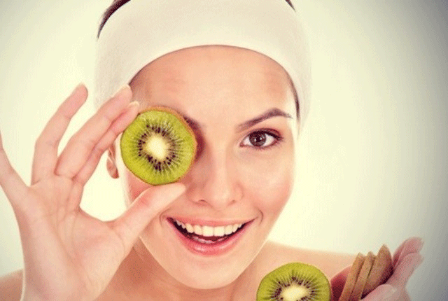 home made kiwi face mask,kiwi face mask,face mask for instant glowing skin,skin care tips,home remedies,beauty tips