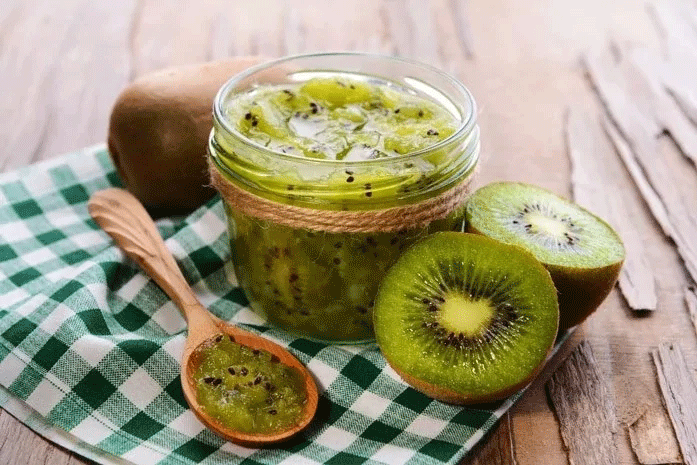 home made kiwi face mask,kiwi face mask,face mask for instant glowing skin,skin care tips,home remedies,beauty tips