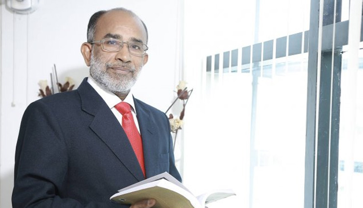 KJ Alphons faces flak for ‘selfie’ with coffin of braveheart