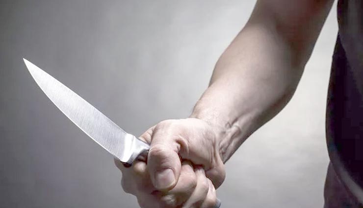 उत्तरप्रदेश : पत्नी के चरित्र पर हुआ शक तो चाकू से गर्दन पर कर डाले कई वार, हालत गंभीर