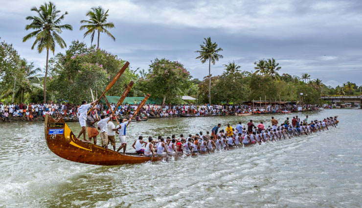 kochi,places to visit in kochi,attractions of kochi,kerala kathakali centre,santa cruz cathedral basilica,chinese fishing net,hill palace museum,iringole bhagavathy temple