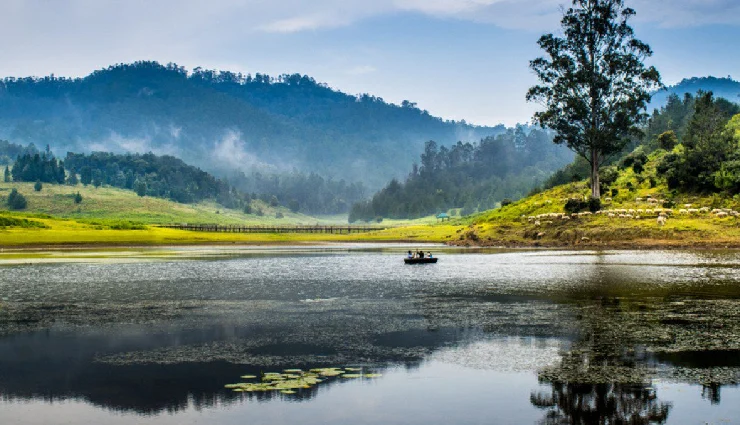 monsoon tourism south india,best monsoon destinations,kerala monsoon travel,karnataka rainy season places,tamil nadu hill stations,romantic monsoon getaways,lush green travel spots