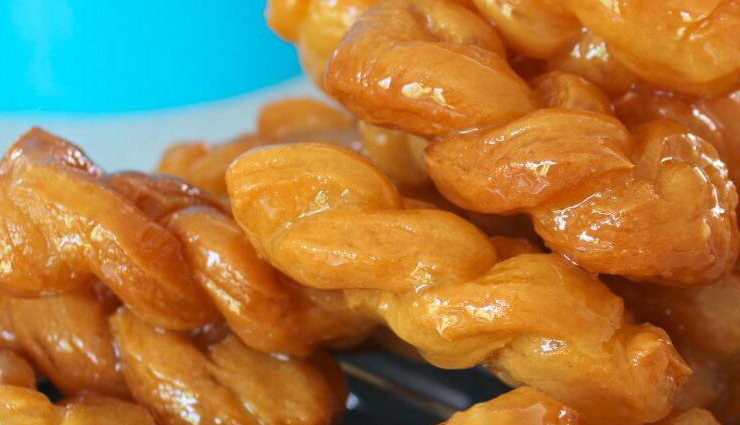 south african cuisine highlights,must-try dishes south africa,traditional south african food,authentic south african recipes,braai culture in south africa,bobotie recipe history,boerewors and pap tradition,chakalaka and pap pairing,potjiekos slow-cooked stew,south african dessert delights