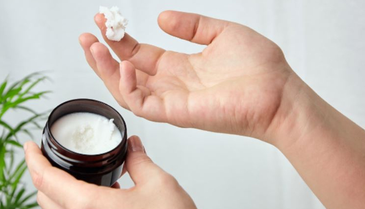 benefits of using a hand cream,importance of hand cream,why use hand cream,hand cream for dry hands,hand cream for aging hands,hand cream for cracked hands,nourishing hand cream,hydrating hand cream,hand cream for sensitive skin,hand cream for damaged nails,hand cream for cuticles,hand cream for daily use,hand cream for environmental protection,best hand creams for moisturizing,natural hand creams for skin rejuvenation