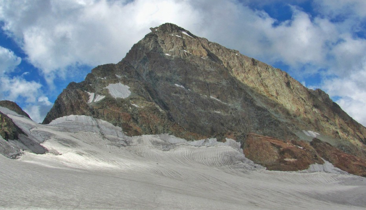 pahalgam tourist attractions,best places to visit in pahalgam,top natural wonders in pahalgam,scenic spots in pahalgam,pahalgam sightseeing guide,adventure activities in pahalgam,pahalgam hiking trails,best viewpoints in pahalgam,pahalgam photography spots,pahalgam travel tips and guide