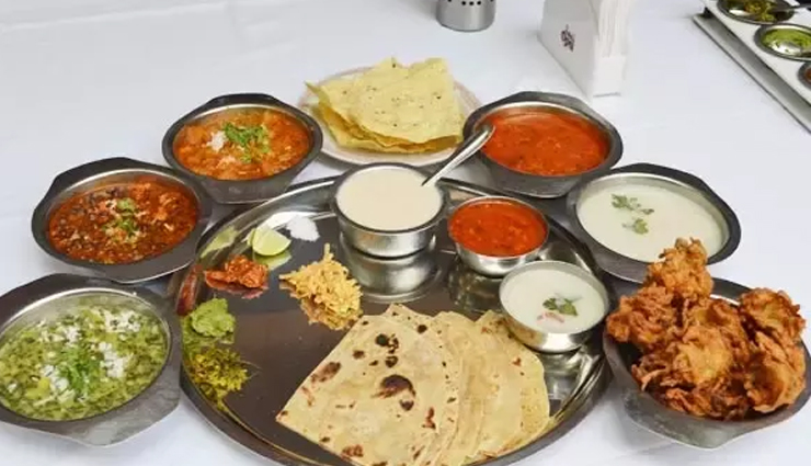 9 Must-Try Food Delights in Kolhapur