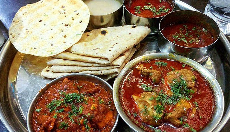 kolhapur food delights,must-try dishes in kolhapur,authentic kolhapuri cuisine,best food in kolhapur,kolhapuri culinary delights,kolhapuri food specialties,popular dishes in kolhapur,kolhapuri street food,traditional kolhapuri recipes,flavors of kolhapur