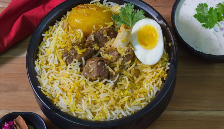 kolkata street food,best street food in kolkata,famous food items in kolkata,most popular street food in kolkata,most ordered food in kolkata,kolkata food specialties,kolkata famous street food,west bengal street food,travel guide for kolkata food,kolkata food tourism,kolkata food adventures,kolkata street food delights,kolkata food exploration,kolkata travel tips in hindi,kolkata holiday food experiences