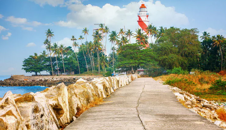 places to visit in kerala in october,kerala october destinations,best places to visit in kerala,alleppey backwaters,kochi attractions,munnar hill station,kerala travel guide,wayanad wildlife,varkala beaches,periyar wildlife sanctuary,october travel kerala,kerala tourism,must-visit kerala in october,best time to visit kerala,kerala sightseeing in october