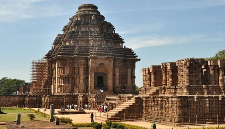 orissa,attractions in orissa,jagannath temple puri,lingaraja temple bhubaneswar,sun temple konark,dhauli hill,chandipur beach,barehipani falls,hirakud dam,gupteswar cave temple,chandi temple cuttack,barabati fort,deulajhari hot spring,ratnagiri monastery,chilika lake,mahanadi river,daringibadi hill station,hanuman vatika,bhitarkanika mangroves,udayagiri khandagiri caves,nandankanan zoological park,simlipal national park,temples of bhubaneswar,holidays,travel,tourist places in orissa
