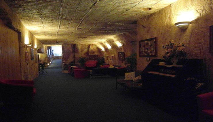 weird town,weird village,australia,coober pedy,underground village