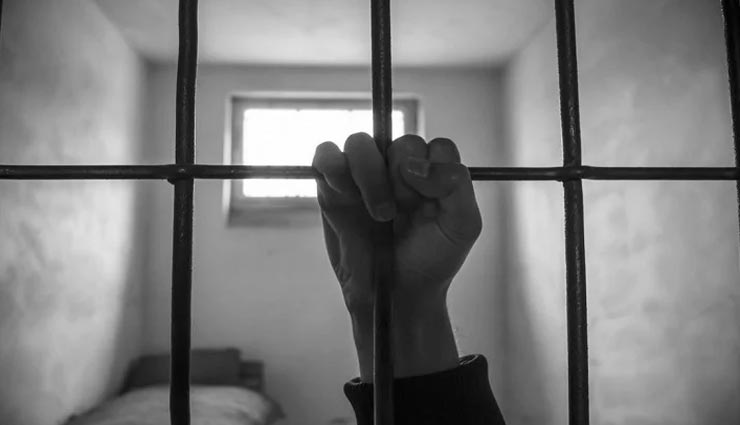 weird news,weird information,north korea,prisoners dig own graves