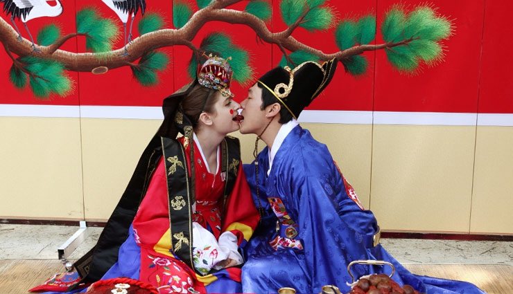 weird rituals,weird rituals of marriage,china,korea,tunisia,france,india
