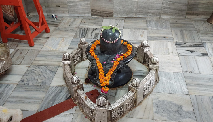 सावन में करना चाहते हैं भोले बाबा के दर्शन, चले आइये उत्तरप्रदेश के इन प्रसिद्द शिव मंदिर famous shiv temple in uttar pradesh,popular lord shiva temples in up,top shiva temples to visit in uttar pradesh,historical shiva temples in uttar pradesh,best shiva temples for devotees in up,sacred shrines of lord shiva in uttar pradesh,holy shiv temples in the state of uttar pradesh,ancient shiva temples of uttar pradesh,must-visit lord shiva temples in up,spiritual places dedicated to lord shiva in uttar pradesh,shiva lingams and temples in uttar pradesh