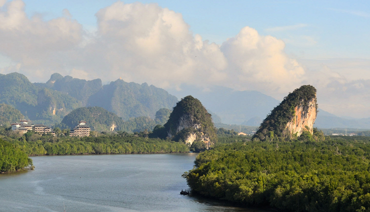 krabi,tourist spots in krabi,places to visit in krabi,railay beach,phi phi islands,tiger cave temple,koh lanta,koh poda,klong muang beach,khao khanap nam