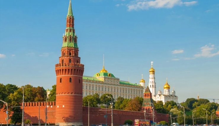 tourist destinations,10 tourist destinations,7 wonders,angkor,easter island statues,stonehenge,kiyomizu temple,neuschwanstein castle,alhambra,acropolis,kremlin,hagia sophia,timbuktu,travel,travel tips,holidays