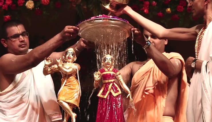 teej,karva chauth,vat purnima,onam,gangaur,raksha bandhan,krishna janmaashtami,ganesh chaturthi,navratri,vijayadashami,10 most celebrated festivals of india