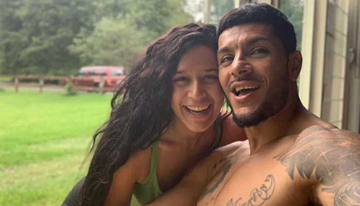  'वैलेंटाइन्स डे' पर बॉयफ्रेंड संग कुछ इस अंदाज में नजर आई कृष्णा श्रॉफ, तस्वीरें वायरल