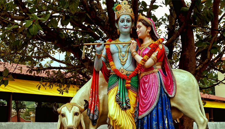 कृष्ण भक्तों के लिए स्वर्ग से कम नहीं हैं वृंदावन, जाएं तो जरूर करें इन 8 मंदिरों के दर्शन 