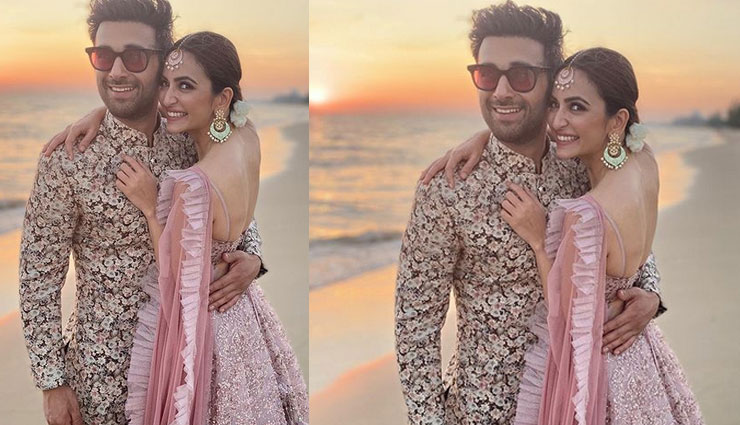 बॉयफ्रेंड पुलकित संग समंदर किनारे एथनिक वियर में नजर आई कृति खरबंदा, फैन्स बोले- दो दिल मिल रहे हैं...